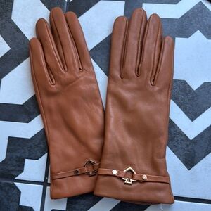 Elegant Brown Leather Gloves
